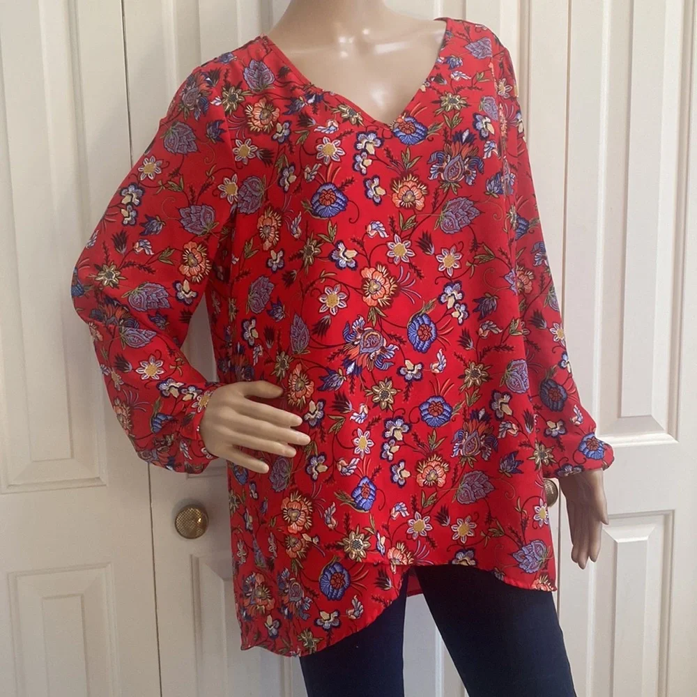 NWT Chelsea & Theodore Womens L Red Floral Print Blouse. Long sleeve. scoop - Picture 1 of 11